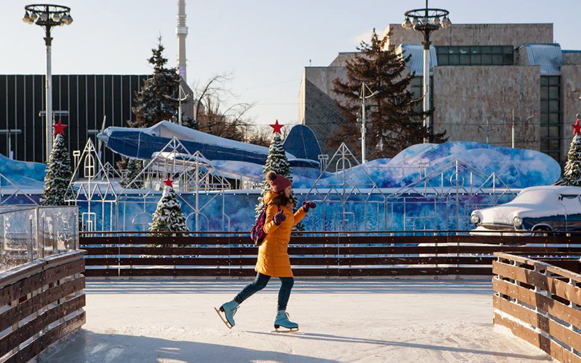 Сеансы катков. Каток ВДНХ днем. Москва каток на ВДНХ днем. Москва каток ВДНХ для детей. Каток Льдинка ВДНХ.