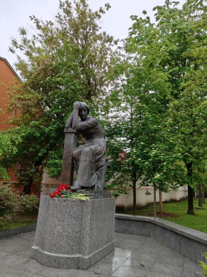 памятник Марине Цветаевой