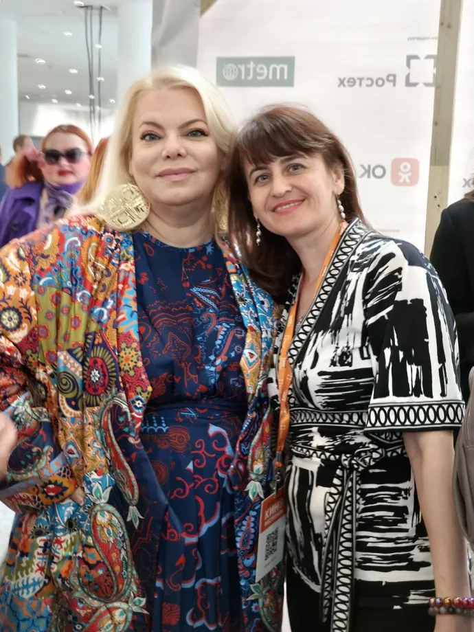 Яна Поплавская и Лена Хасанова