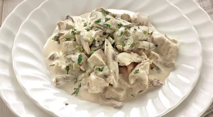 Фрикасе с курицей и грибами