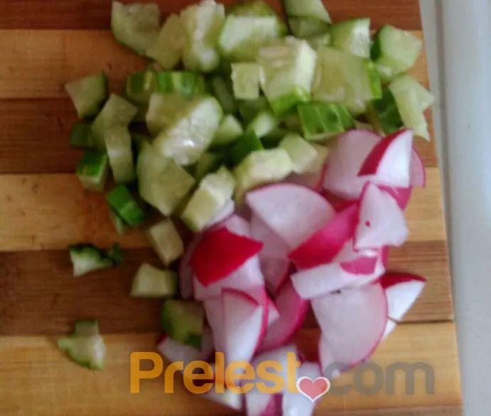 Зелень порубить кубиками