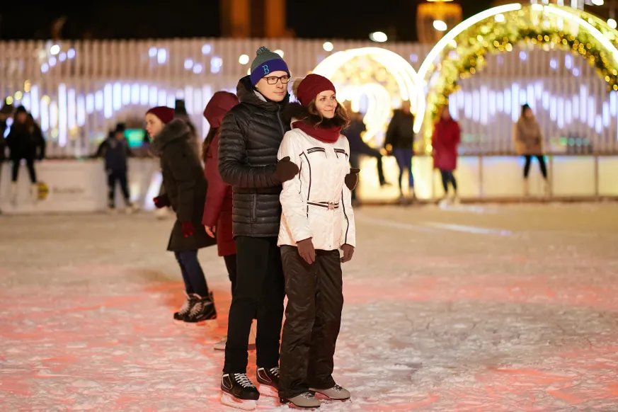 День влюбленных на катке ВДНХ
