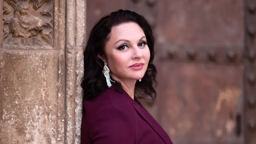 Интервью с Натальей Толстой: «В каждой избушке свои погремушки и правила»