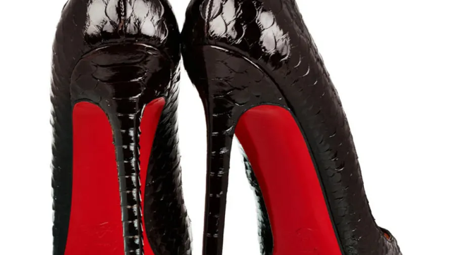 Christian Louboutin отстоял красную подошву своих туфель