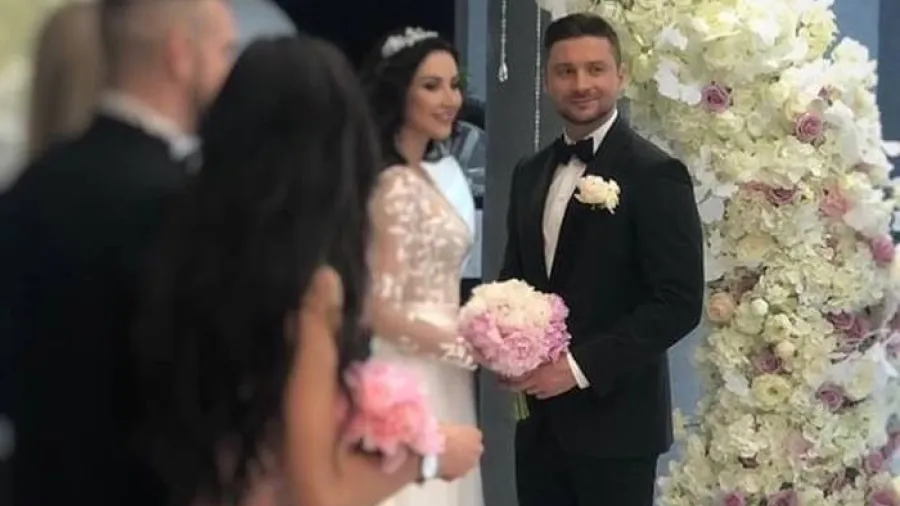 Тайна с нашумевшими свадебными фотографиями Сергея Лазарева раскрыта