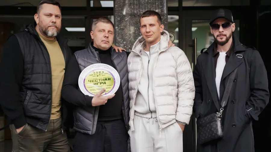 На олимпийских кортах Сочи стартовал новый съемочный блок фильма “Честная игра” с Павлом Прилучным и Никой Здорик