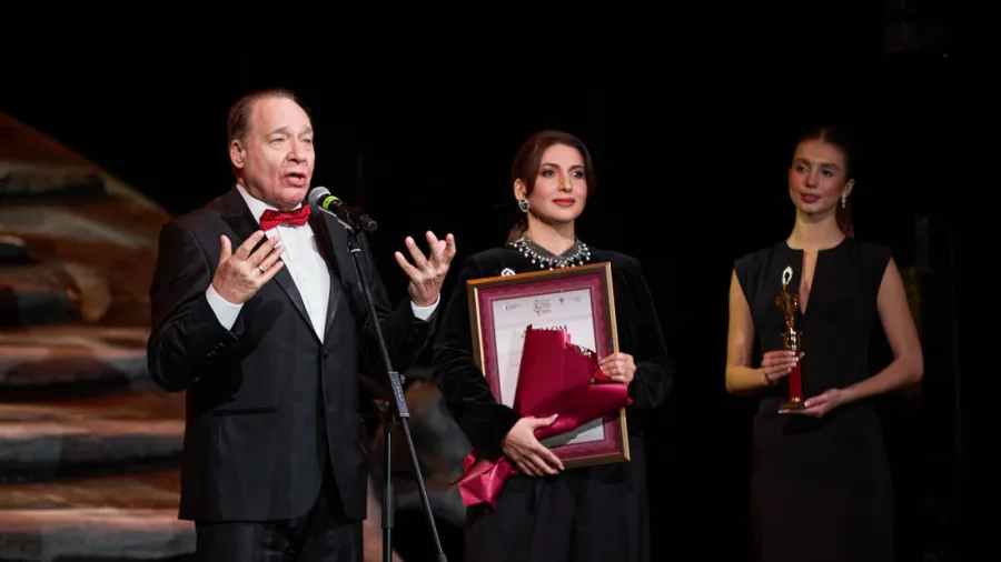 Певица Жасмин получила награду в номинации «Особый театр» за инклюзивный спектакль «Буратино и золотой ключик»