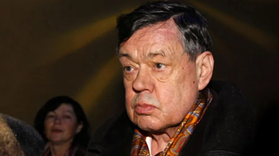 Караченцова будут лечить в Китае