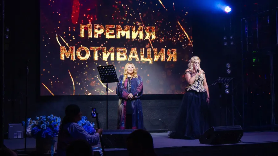 Анита Цой и глава MUSICBOX Наталья Палинова выпустили песню «Не судите»