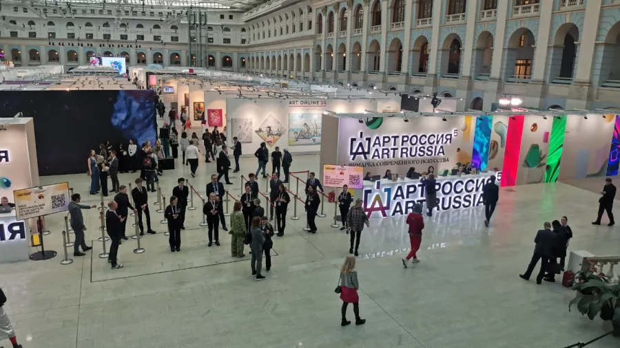 Открылась пятая, юбилейная ярмарка современного искусства Art Russia / «Арт Россия» 2024 в Гостином Дворе 