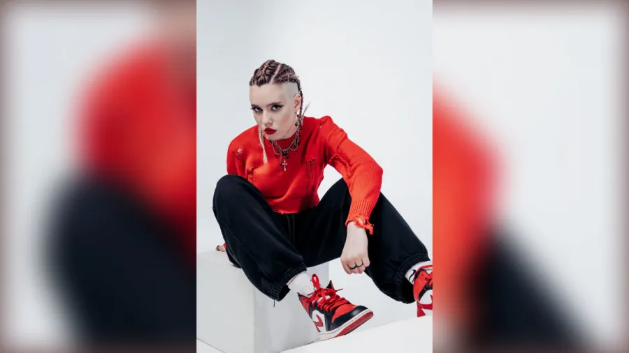 Певица Sandra Top презентовала новую песню «Эмоции» в свой День рождения