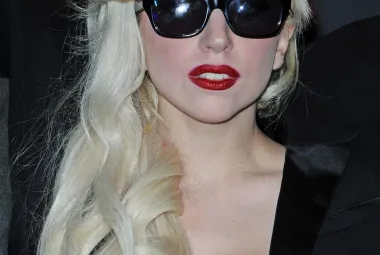 91123a1_lady_gaga_b-gr_05.jpg