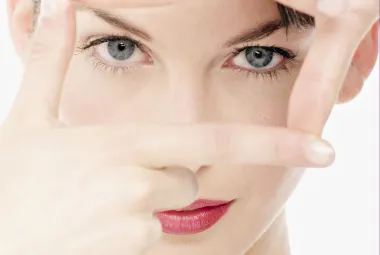 Acuvue_eyes_small.jpg