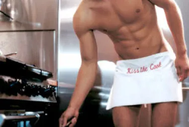 sexy_man_at_the_kitchen_1.jpg